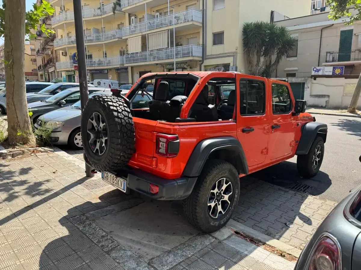 Usata Jeep Wrangler Rubicon 200 CV (147 kW) 2020 Arancione SUV