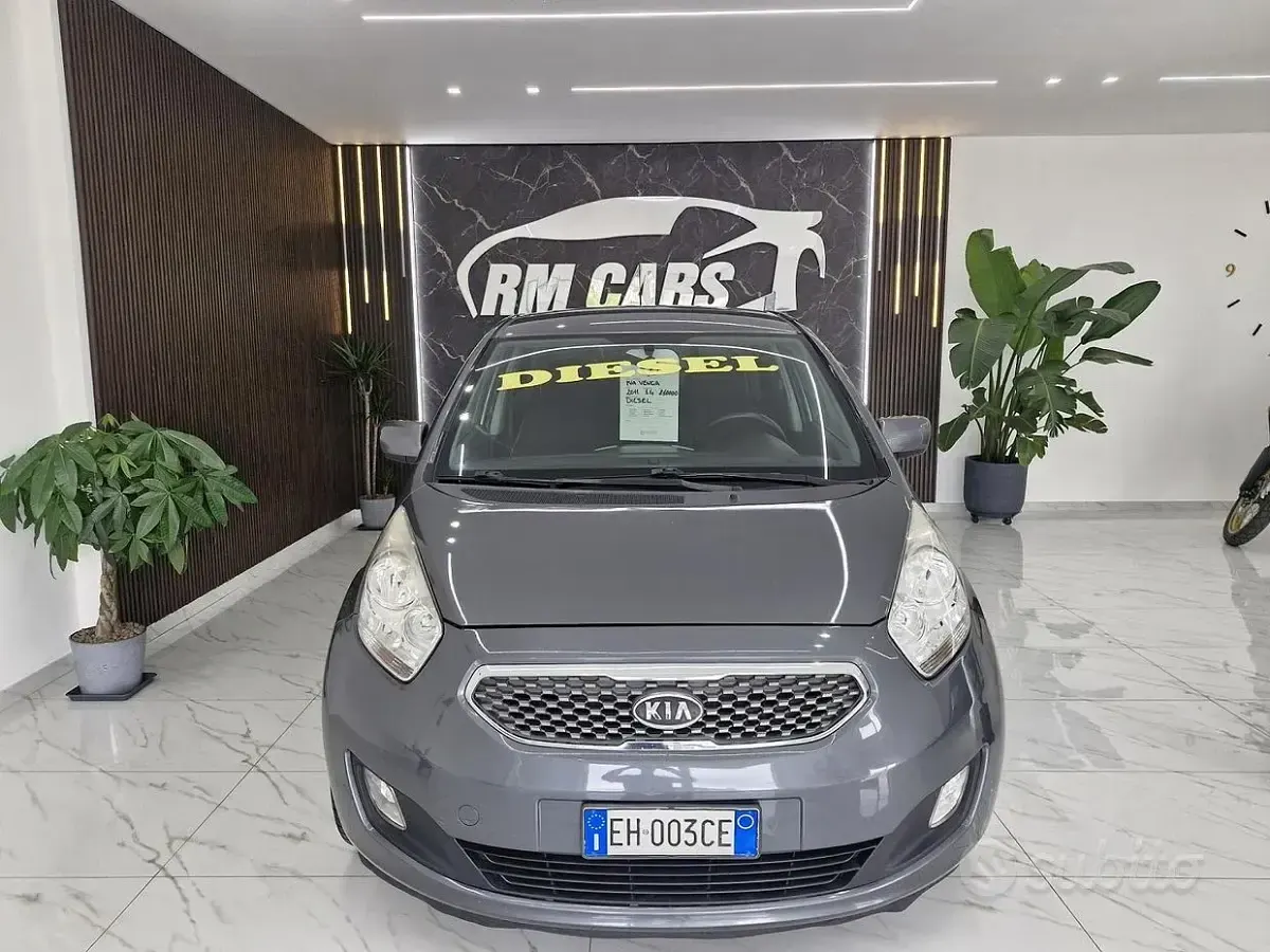 Usata Kia Venga 90 CV (66 kW) 2011 Grigio Utilitaria