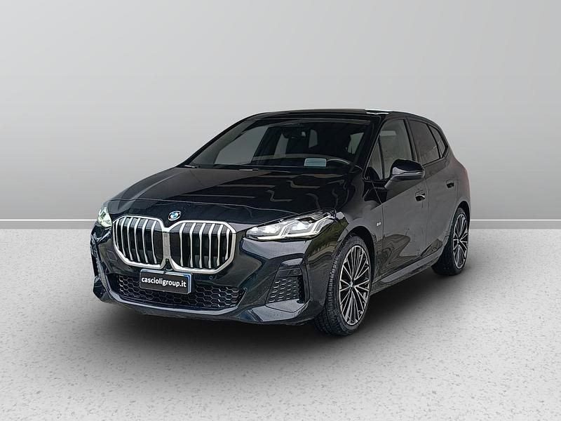 Usata BMW 218 Active Tourer Comfort Edition 150 CV (110 kW) 2024 Black sapphire metallizzato Monovolume