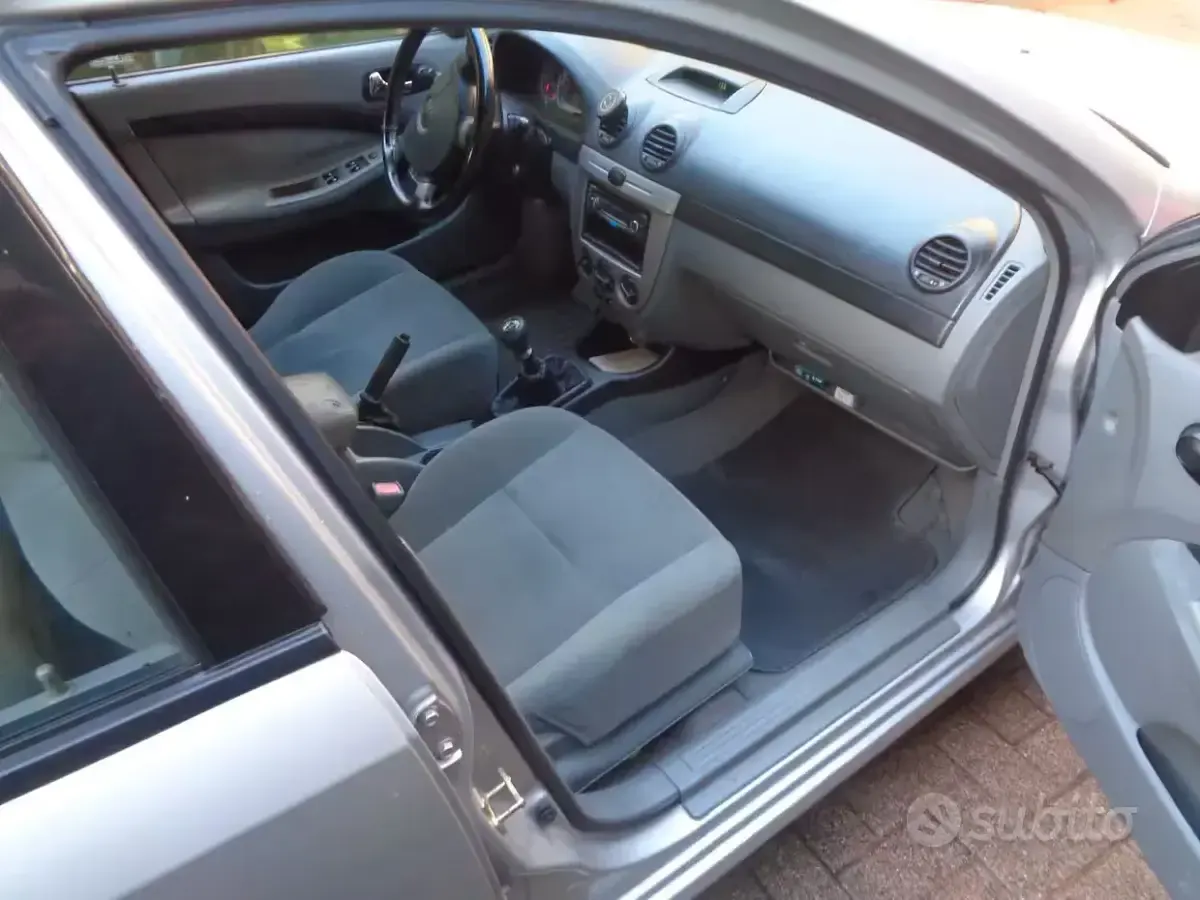 Usata Chevrolet Nubira 109 CV (80 kW) 2007 Grigio Station wagon