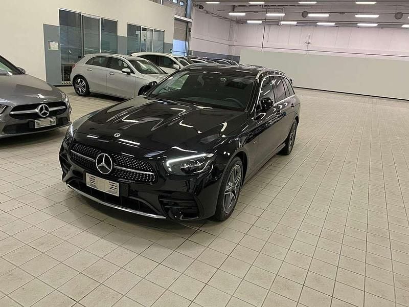 Nero Usata 2020 Mercedes E300 Premium Station wagon | 34.000 € (Buon prezzo) - Immagine 1/4