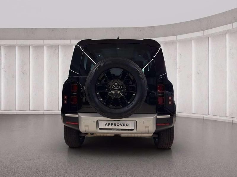 Usata Land Rover Defender SE 200 CV (147 kW) 2024 Santorini black SUV