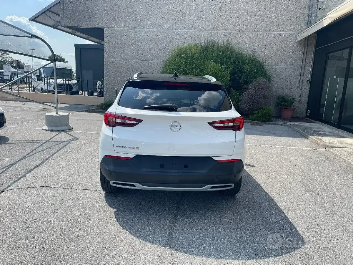 Usata Opel Grandland X S 131 CV (96 kW) 2019 Bianco tetto nero SUV