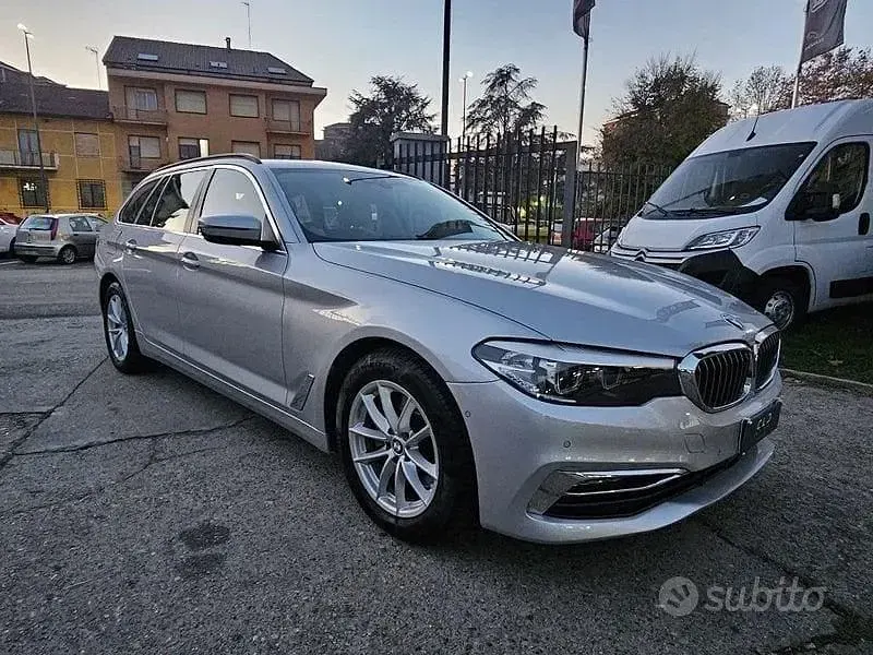 Usata BMW 520 Luxury Line 190 CV (139 kW) 2019 Grigio Station wagon