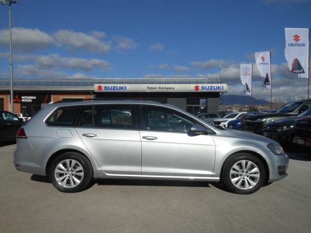 Argento Usata 2014 VW Golf VII Comfortline Station wagon | 9900 € (Cara) - Immagine 1/1