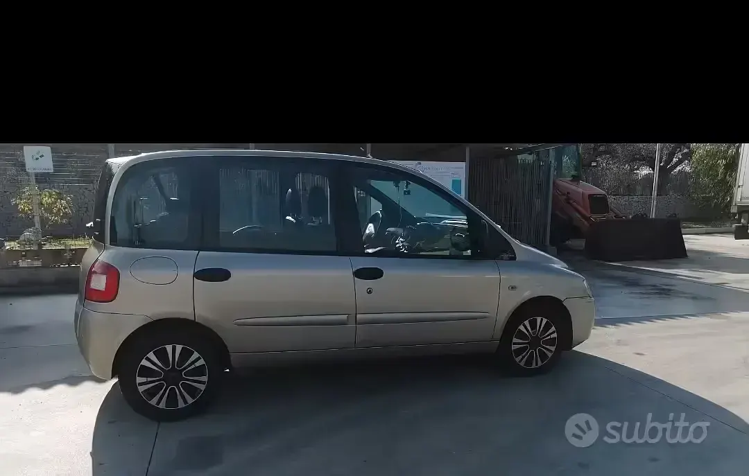 Usata Fiat Multipla 120 CV (88 kW) 2006 Monovolume