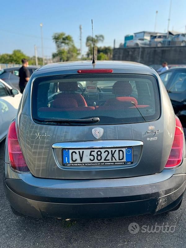 Usata Lancia Ypsilon 69 CV (50 kW) 2005 Grigio Utilitaria