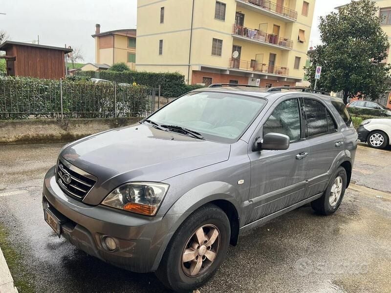 Grigio Usata 2008 Kia Sorento SUV | 4800 € (Buon prezzo) - Immagine 1/3