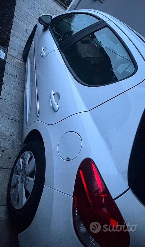 Usata Peugeot 207 75 CV (55 kW) 2012 Berlina