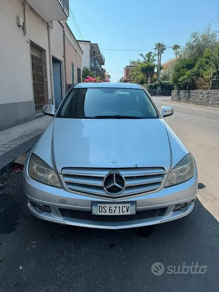 Usata Mercedes C220 Avantgarde 170 CV (125 kW) 2008 Grigio Berlina