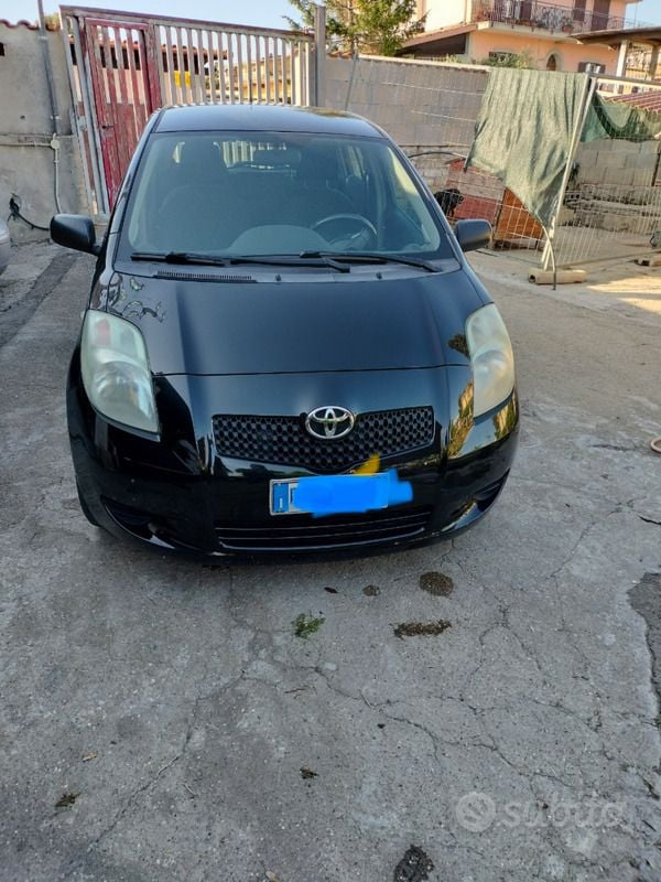 Usata Toyota Yaris 64 CV (47 kW) 2008 Nero Utilitaria