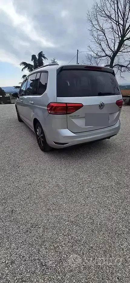 Usata VW Touran 102 CV (75 kW) 2016 Grigio Monovolume