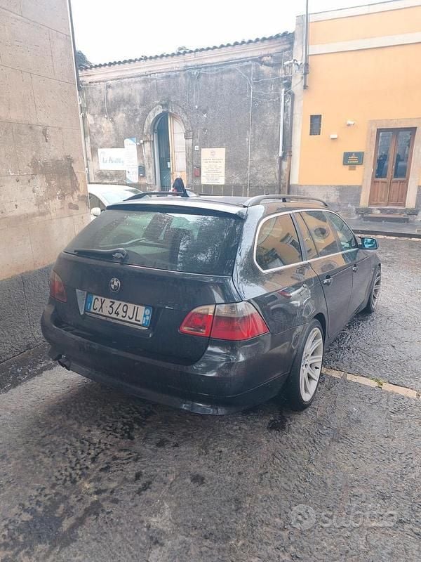Usata BMW 525 Efficient Dynamics 177 CV (130 kW) 2004 Nero Station wagon