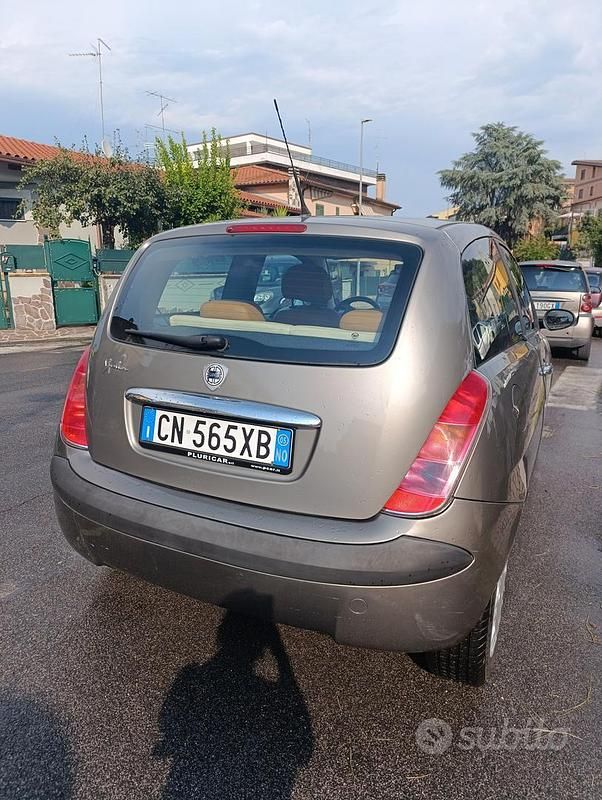 Usata Lancia Ypsilon Platinum 80 CV (58 kW) 2006 Grigio Utilitaria