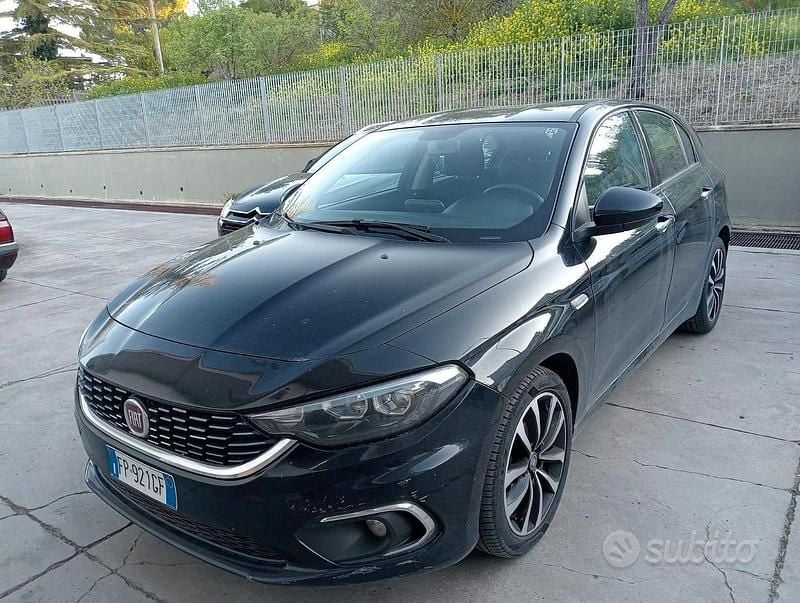 Usata Fiat Tipo 120 CV (88 kW) 2018 Nero Berlina