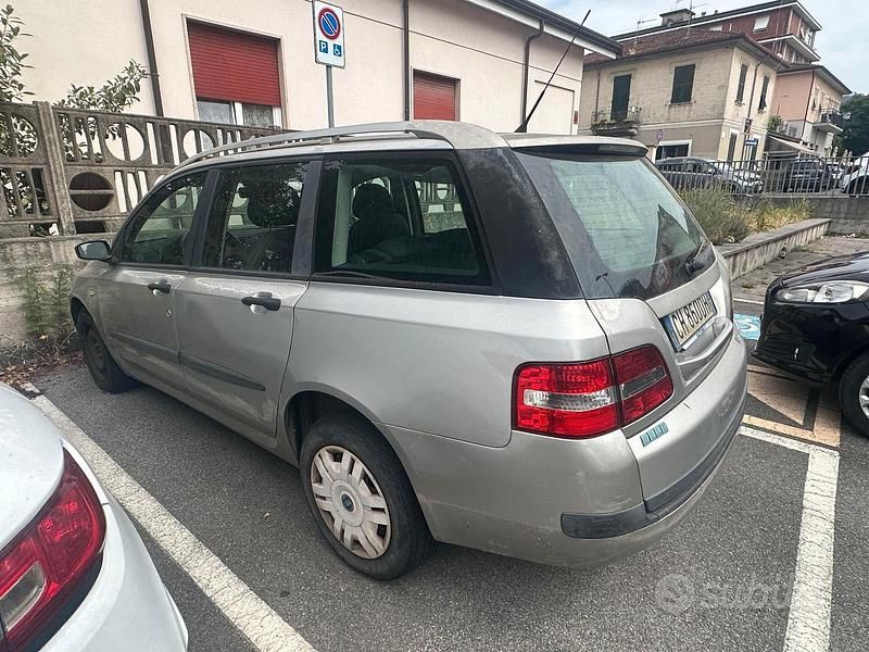 Usata Fiat Stilo Dynamic 115 CV (84 kW) 2004 Grigio Berlina