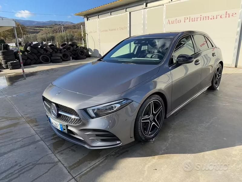 Usata Mercedes A180 Premium 116 CV (85 kW) 2019 Grigio Berlina