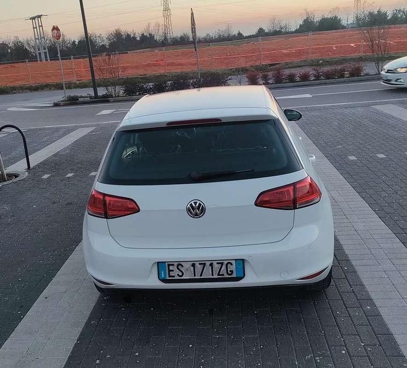 Usata VW Golf VII Comfortline 105 CV (77 kW) 2013 Berlina