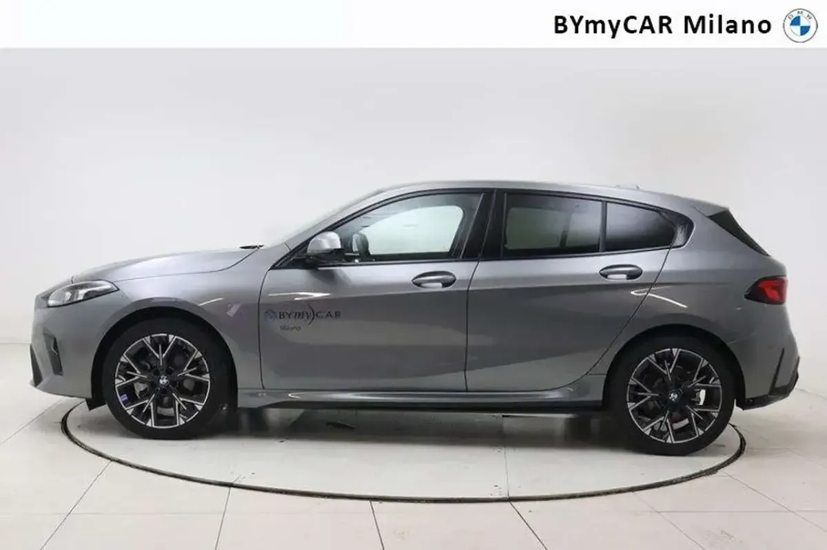 Usata BMW 118 M Sport 150 CV (110 kW) 2025 Skyscraper grey metallic Utilitaria