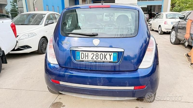 Usado Lancia Ypsilon 77 HP (56 kW) 2007 Azul Citadino