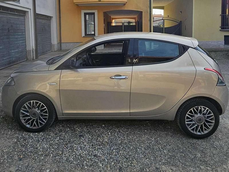 Usata Lancia Ypsilon Gold 86 CV (63 kW) 2011 Beige Utilitaria