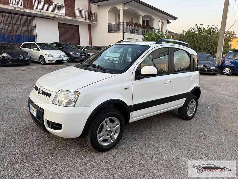 Usata Fiat Panda 4x4 Climbing 75 CV (55 kW) 2012 Other Utilitaria