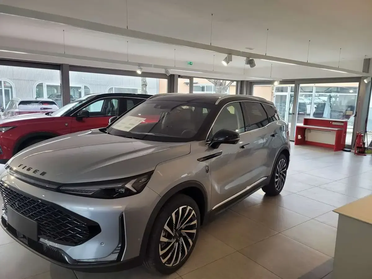 Nuova Tiger Eight 175 CV (128 kW) 2026 Argento SUV