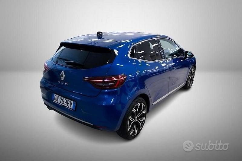 Usata Renault Clio V Techno 100 CV (73 kW) 2023 Blu Berlina
