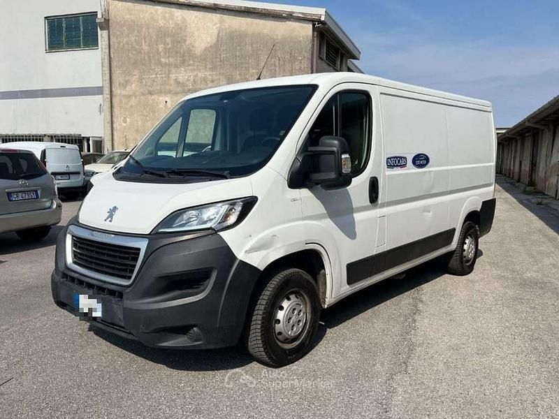Usata Peugeot Boxer 131 CV (96 kW) 2018 Bianco pastello Furgone