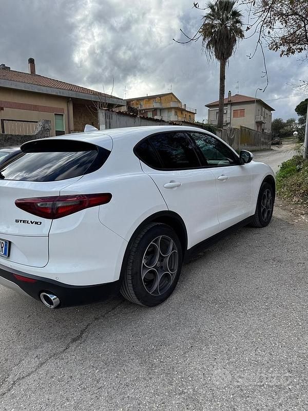 Usata Alfa Romeo Stelvio Tech Edition 160 CV (117 kW) 2019 Bianco SUV