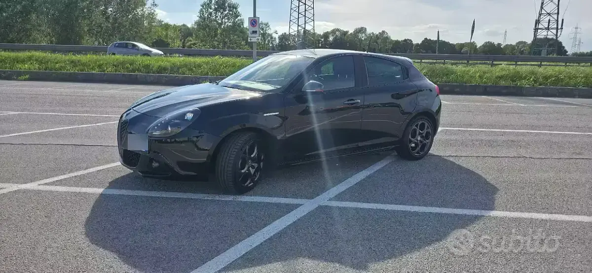 Usata Alfa Romeo Giulietta Super 120 CV (88 kW) 2017 Nero Utilitaria