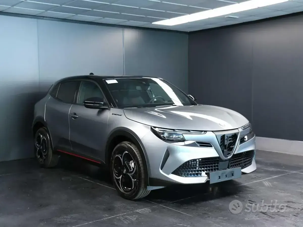 Nuova Alfa Romeo GT Junior 136 CV (100 kW) 2026 Grigio SUV