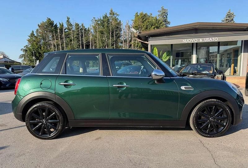 Usata Mini One D 95 CV (69 kW) 2015 Verde scuro Utilitaria