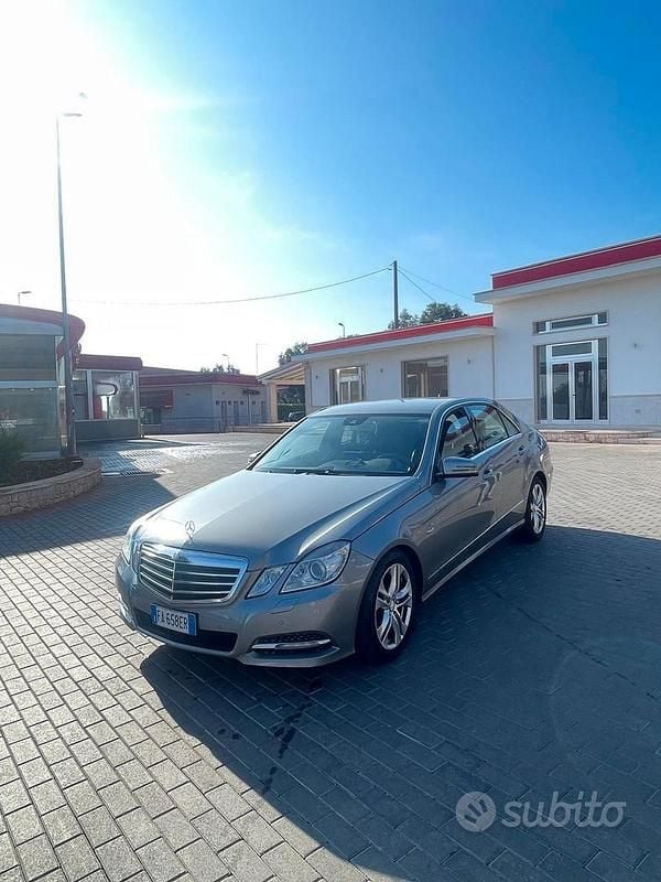 Usado Mercedes E250 204 CV (150 kW) 2010 Gris Berlina