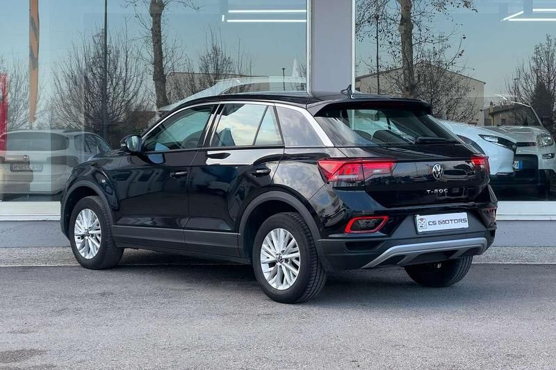 Usata VW T-Roc Life 110 CV (80 kW) 2023 Nero SUV