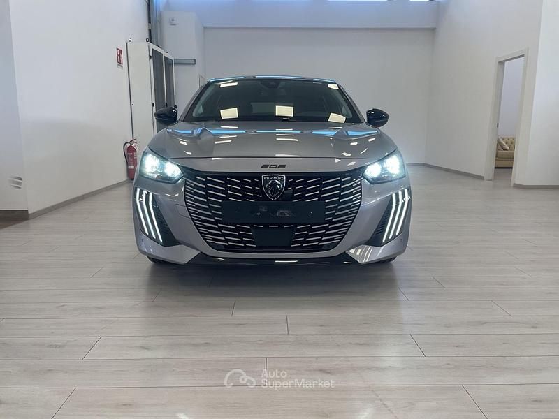 Usata Peugeot 208 Allure 101 CV (74 kW) 2024 Grigio Utilitaria