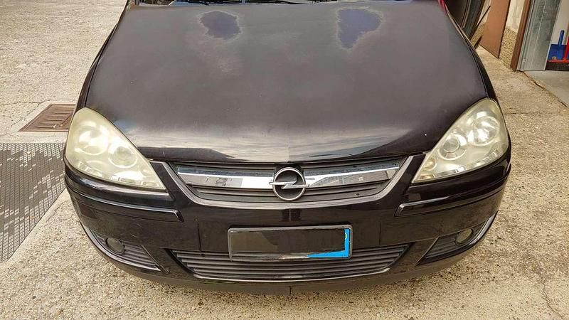 Usata Opel Corsa 90 CV (66 kW) 2006 Nero Utilitaria