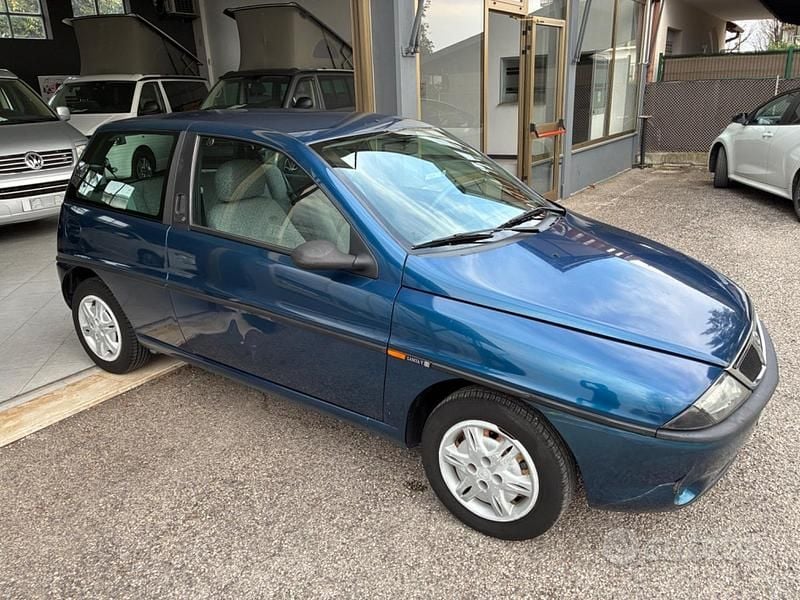 Usata Lancia Ypsilon 59 CV (43 kW) 1997 Blu Utilitaria
