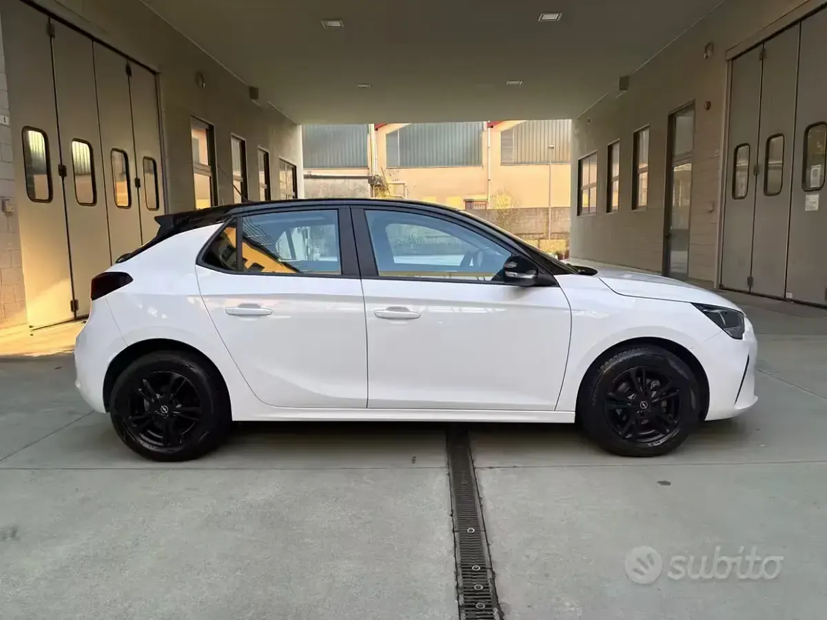 Usata Opel Corsa Edition 75 CV (55 kW) 2021 Bianco Utilitaria