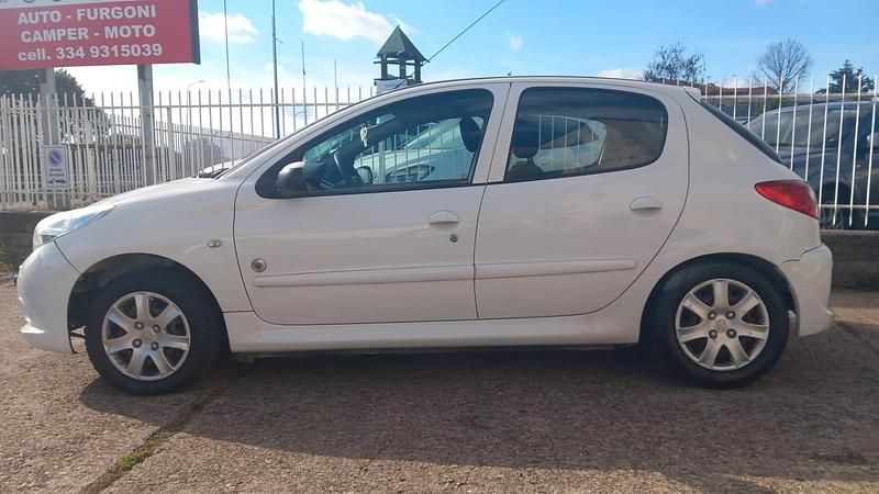 Usata Peugeot 206 57 CV (41 kW) 2012 Bianco Berlina
