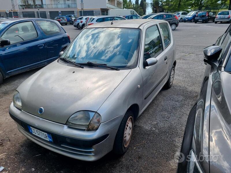 Usato 2002 Fiat 600 Benzin (250 €)