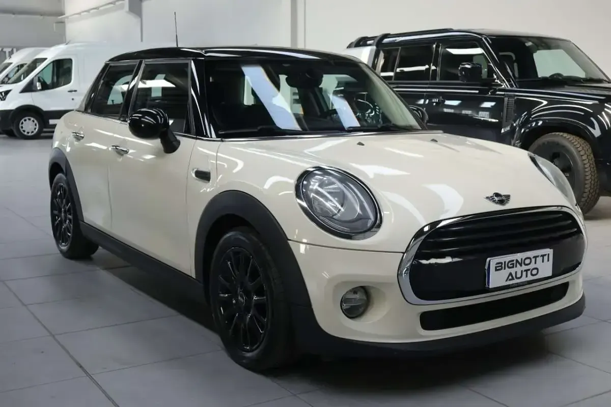 Usata Mini Cooper D 116 CV (85 kW) 2017 Other Utilitaria