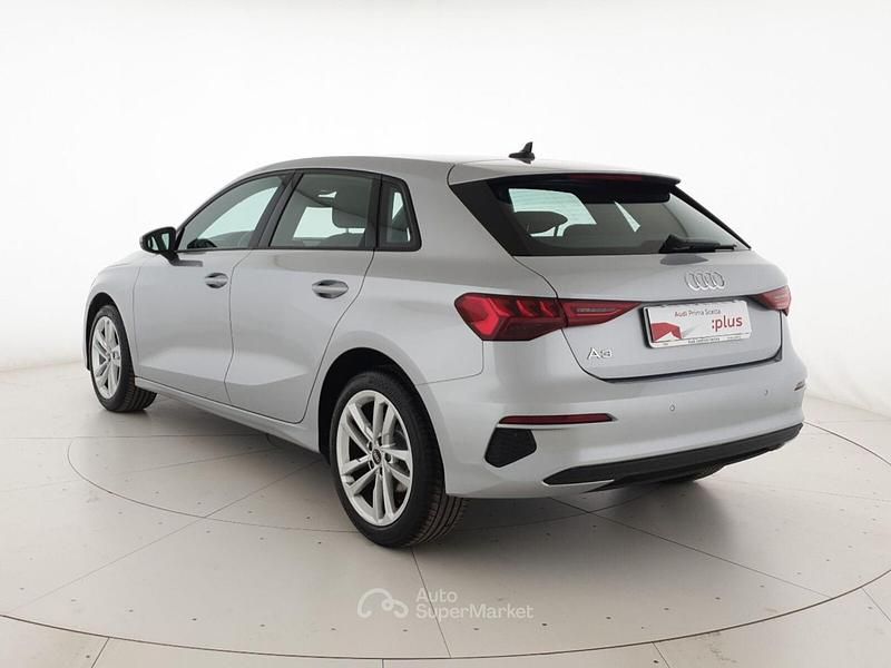 Usata Audi A3 Business 116 CV (85 kW) 2022 Argento fioretto metallizzato Berlina