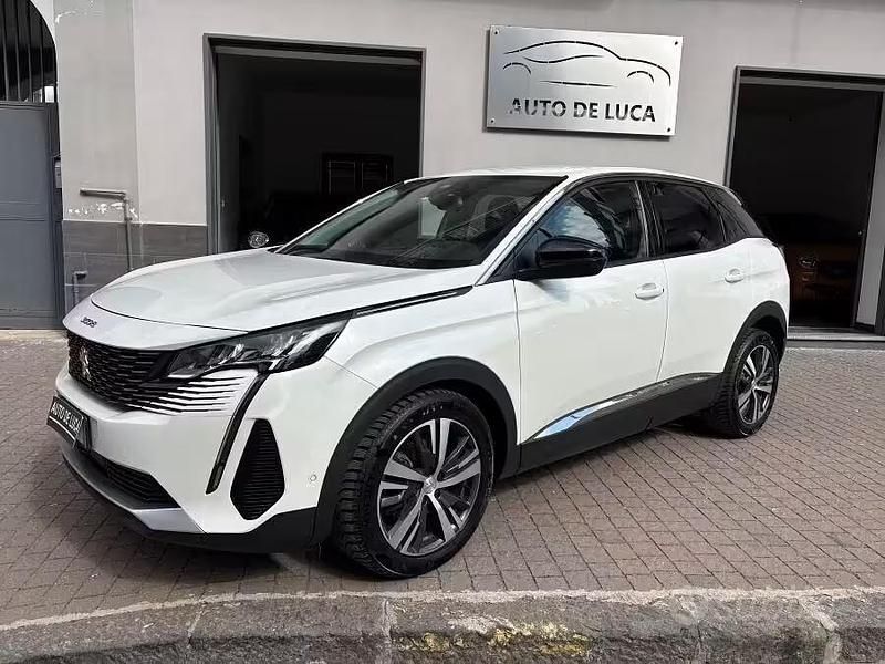 Usata Peugeot 3008 Allure 130 CV (95 kW) 2023 Bianco Monovolume