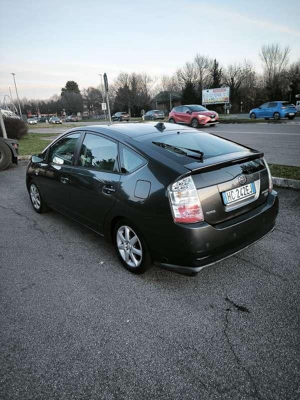 Usata Toyota Prius 77 CV (56 kW) 2006 Utilitaria