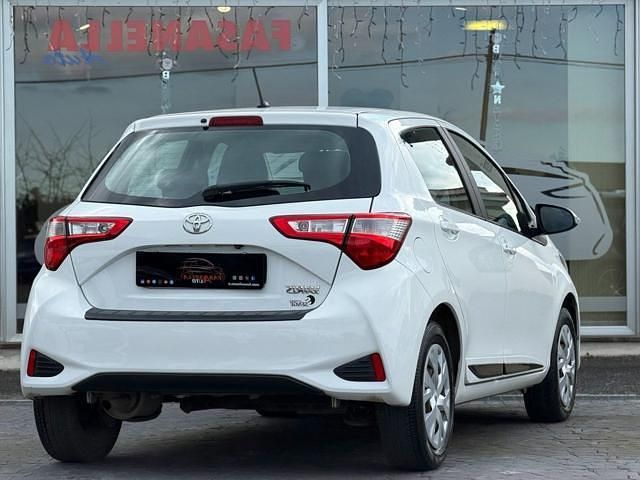 Usata Toyota Yaris Active 69 CV (50 kW) 2018 Bianco