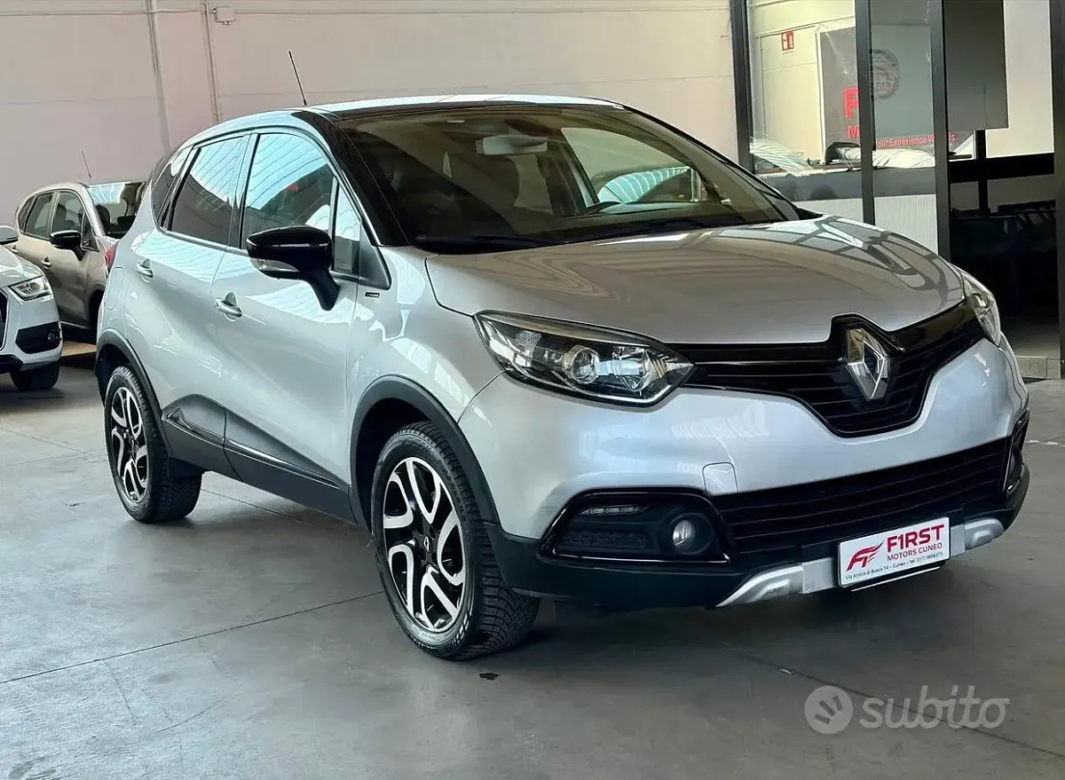 Usata Renault Captur Intens 90 CV (66 kW) 2017 Grigio SUV