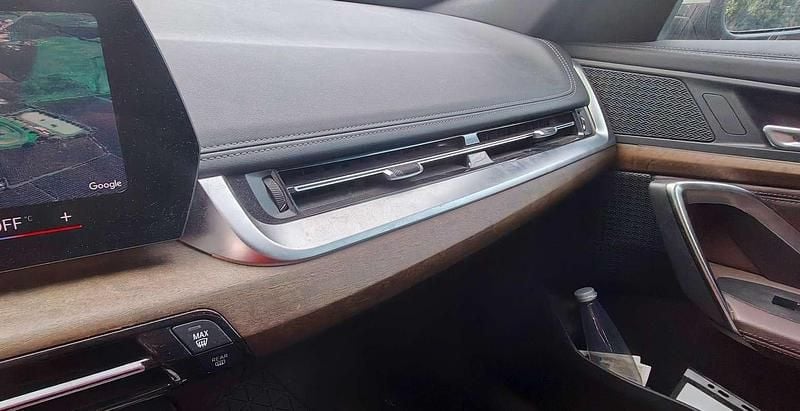 Käytetty BMW X1 xLine 197 HP (144 kW) 2023 Vihreä Katumaasturi