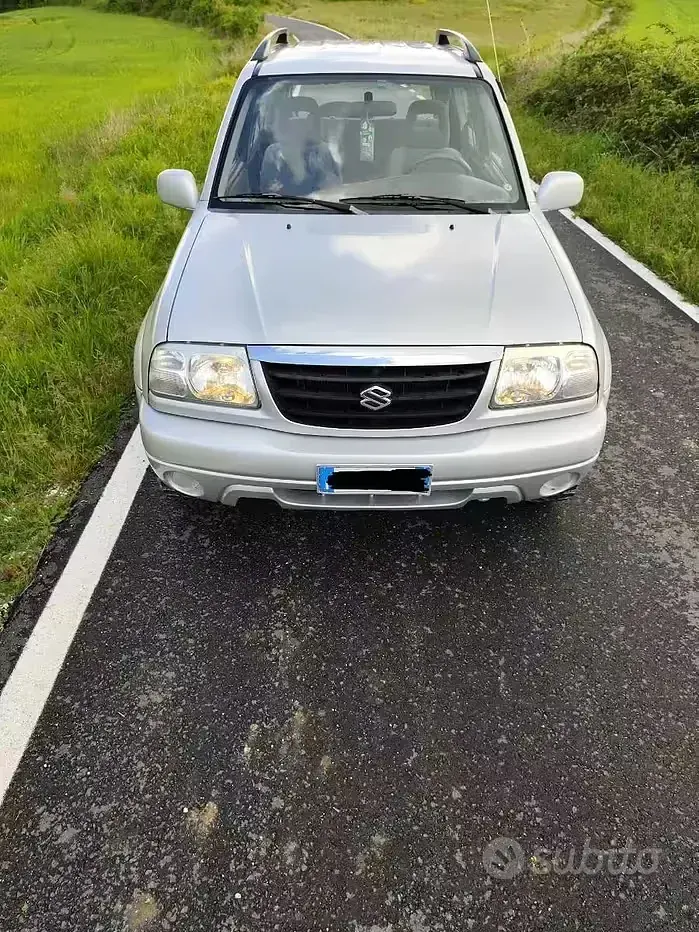 Usata Suzuki Grand Vitara 94 CV (69 kW) 2001 Grigio Station wagon