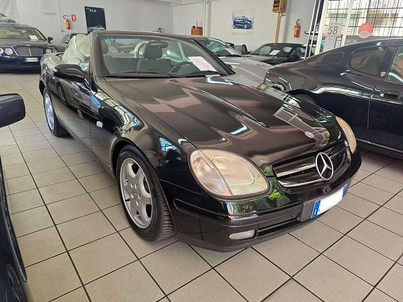 Usata Mercedes SLK230 193 CV (141 kW) 2000 Nero Cabrio
